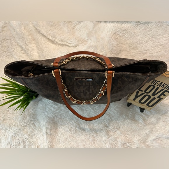 Michael Kors large Harper East West Signature Tote Handbag - LIKE NEW! - Picture 9 of 14